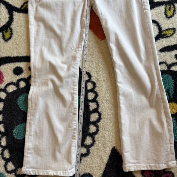 CAbi Kick It Crop Jeans Off White Casual Denim Size 6 - Picture 9 of 10